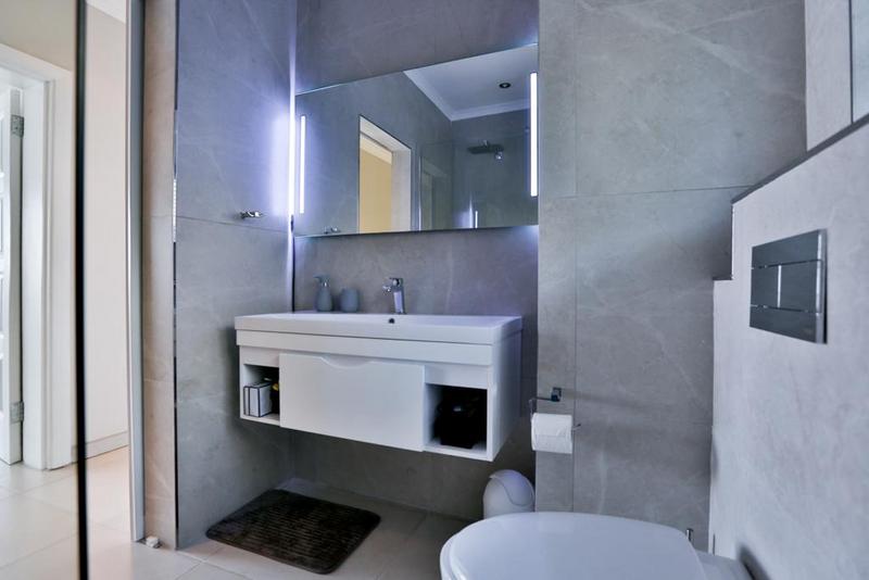 To Let 2 Bedroom Property for Rent in Sea Point Western Cape